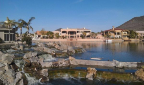 Glendale Arizona Lakeside Property